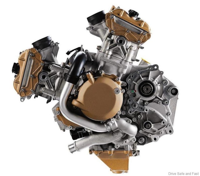 ducati-desmosedici-v4-engine.jpg